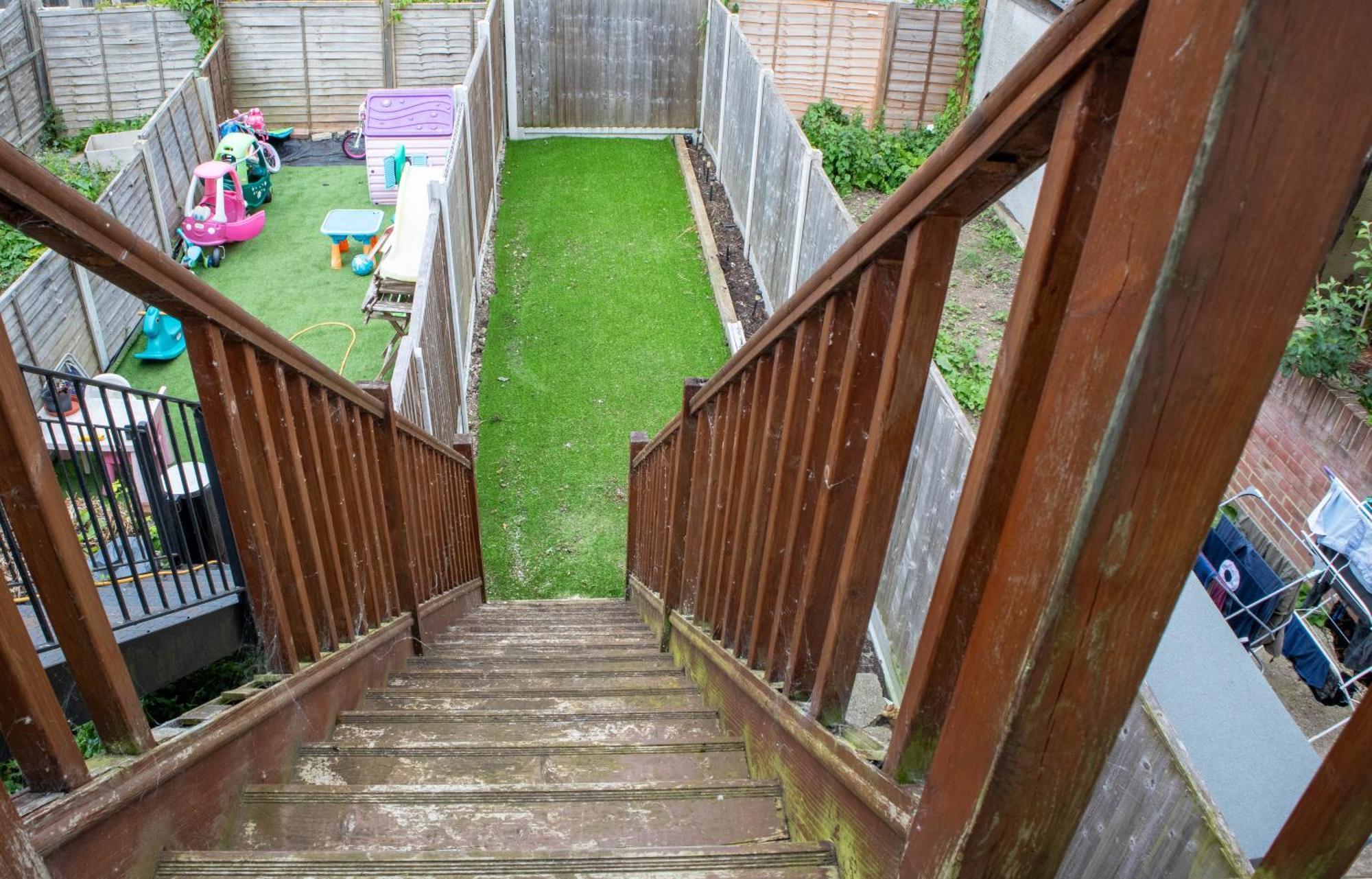 2 Bedroom Apartment Southend-On-Sea Exterior photo